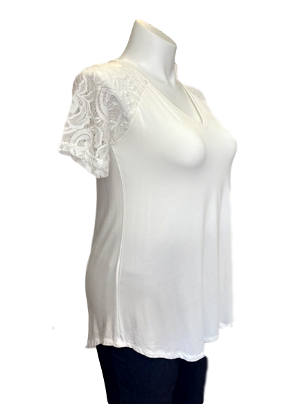 Short Sleeved Lace V-Neck Tee in Ivory